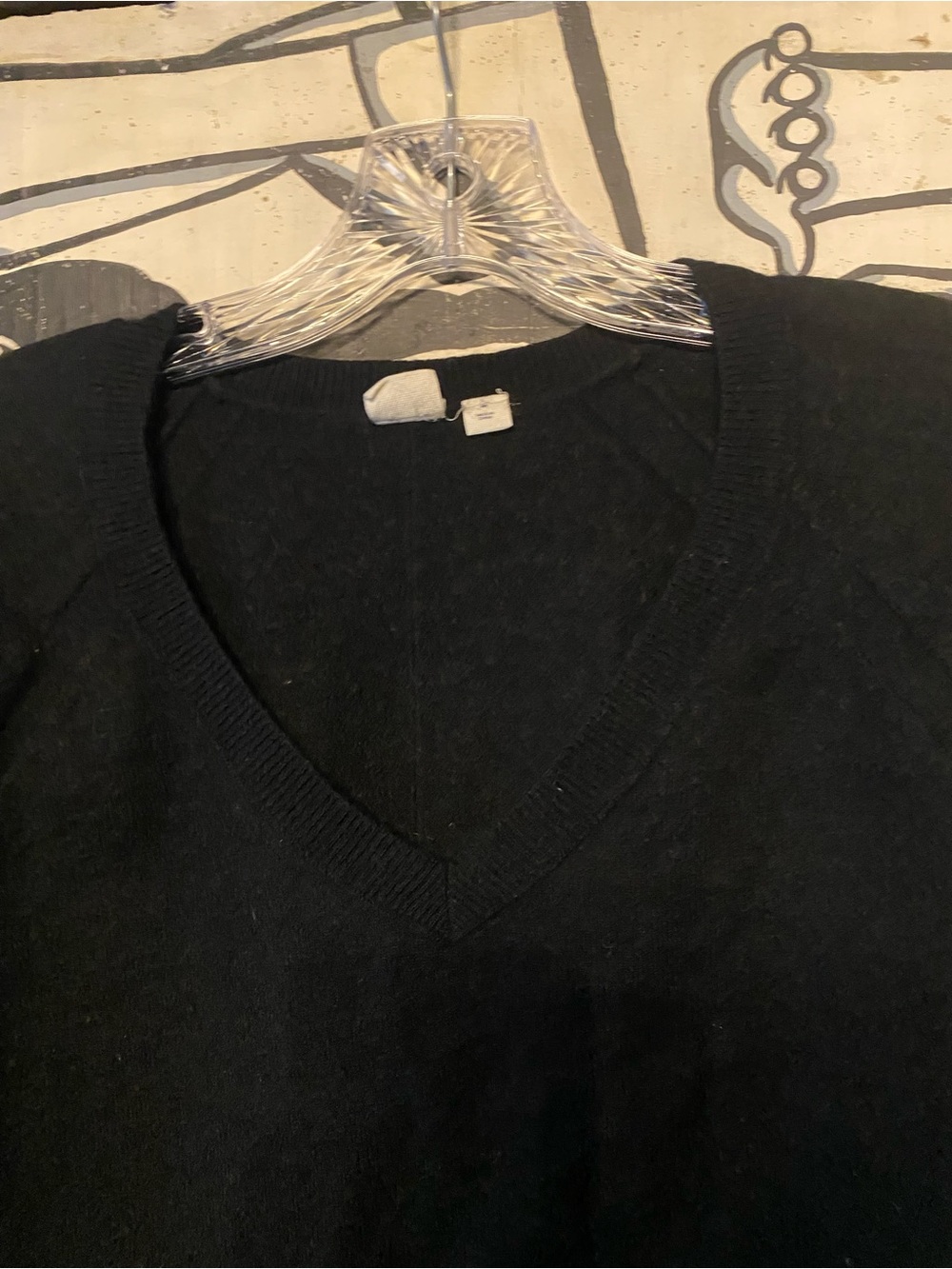GAP Women’s Black V-Neck Sweater - Picture 2 of 4